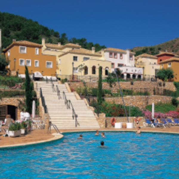 Pool view of Las Lomas Apartments at La Manga Club