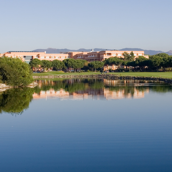 Lake view fro Quinta da Marinha Golf to the hotel