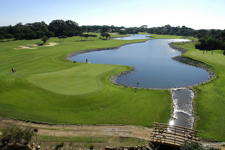 Water hole on Quinta da Marinha Golf