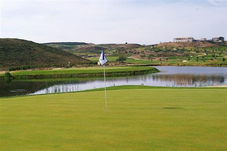 View from the green to the Quinta do Vale Clubhouse<