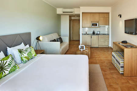 Room with kitchenette at NH Marina Portimão