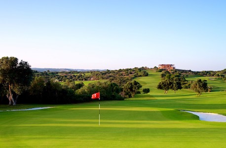 First Hole on Espiche Golf