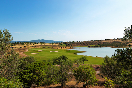 5 bunkers on Alamos Golf Course